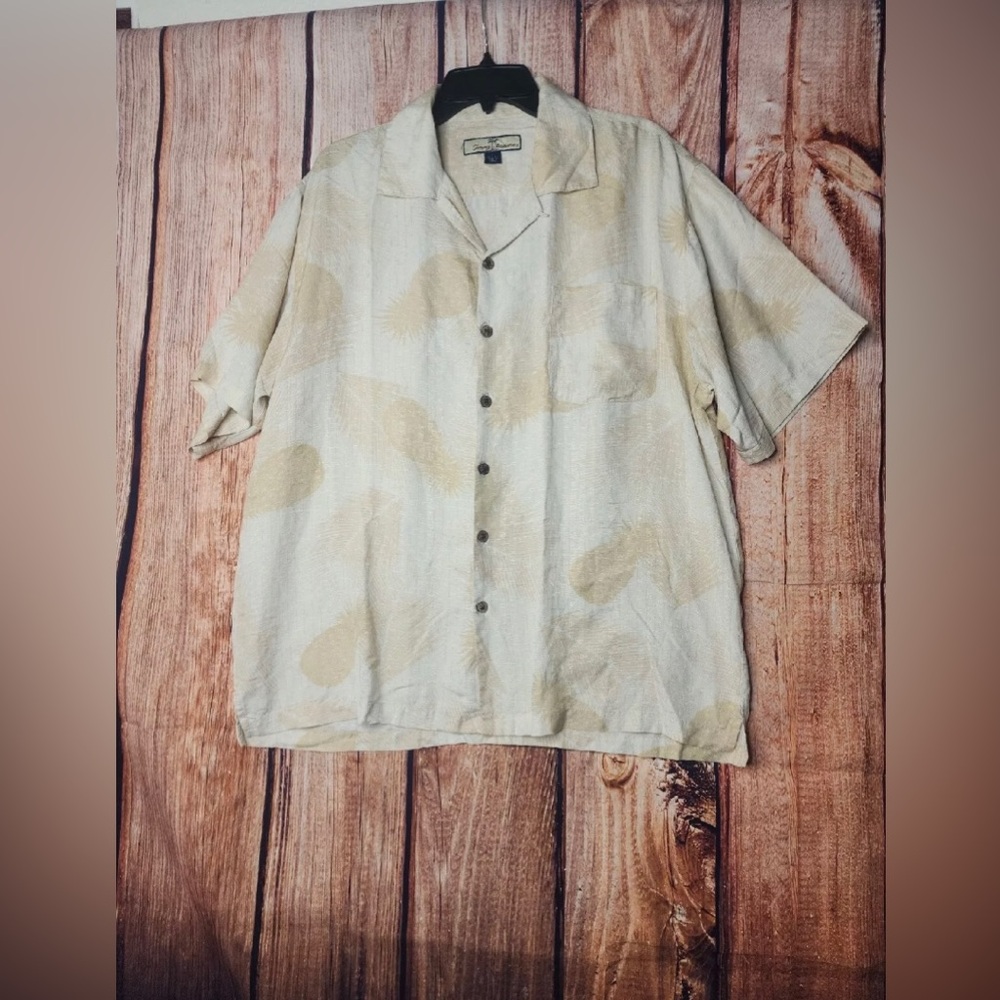 Tommy Bahama Men's, IslandZone Pineapple Point Luau Camp Shirt, beige, Sz L